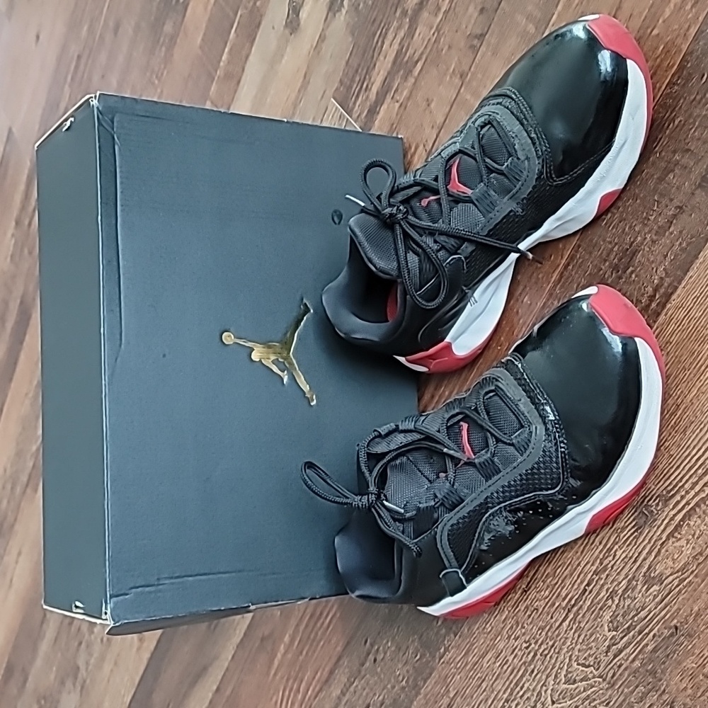 Air Jordan Boys basketball shoes